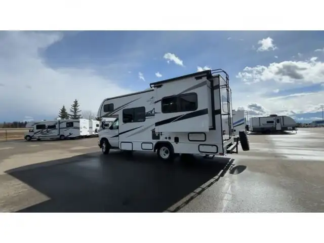 2023 EAST TO WEST Entrada 2200S in RVs & Motorhomes in Red Deer - Image 4