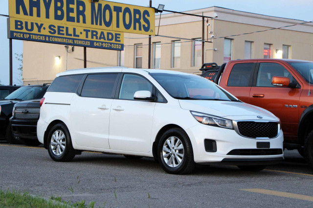 2017 Kia Sedona LX CarFax Clean+Certified+2 Year Warranty  in Cars & Trucks in Mississauga / Peel Region