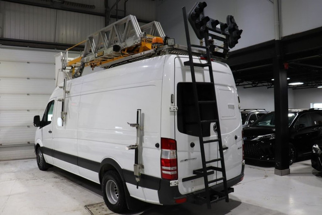2018 Mercedes-Benz Sprinter fourgonnette utilitaire 3500 in Cars & Trucks in Laval / North Shore - Image 2