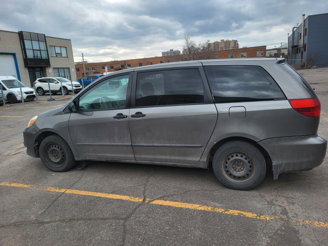 2004 Toyota Sienna CE in Cars & Trucks in City of Montréal