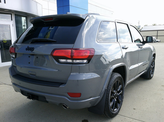 2021 Jeep Grand Cherokee Altitude 4WD/ HEATED SEATS/ SUNROOF/ TO in Cars & Trucks in Regina - Image 4