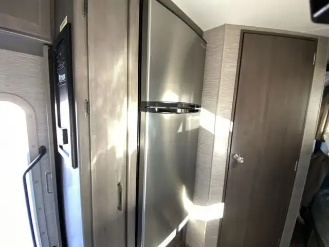 2023 Thor Motor Coach Four Winds 31EV in RVs & Motorhomes in Abbotsford - Image 12