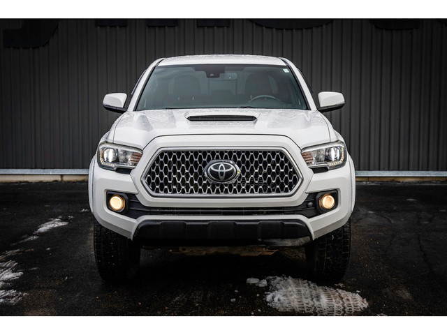 2018 Toyota Tacoma SR5 TRD SPORT V6 in Cars & Trucks in Kamloops - Image 2