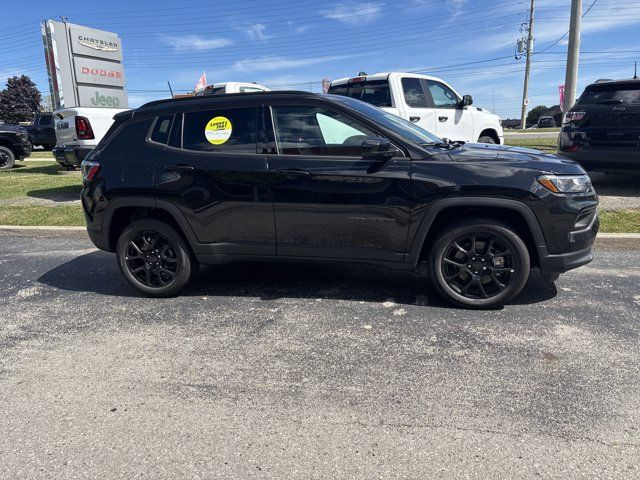 2025 Jeep Compass Altitude in Cars & Trucks in Mississauga / Peel Region - Image 4