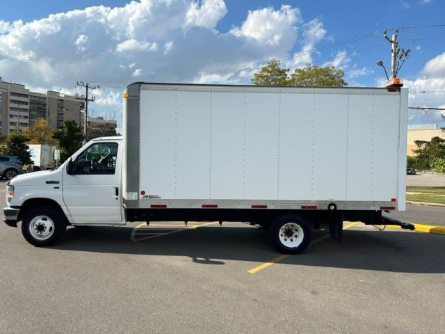 2012 FORD ECONOLINE E450 CUTAWAY-CUBE VAN E450 in Cars & Trucks in City of Toronto - Image 4
