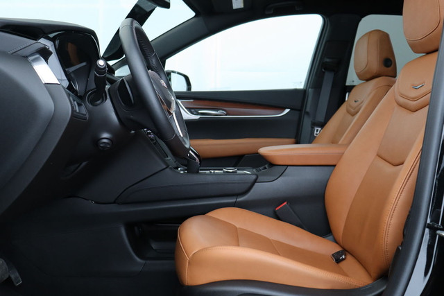 2023 Cadillac XT5 AWD Premium Luxury dans Autos et camions  à Ville de Montréal - Image 4