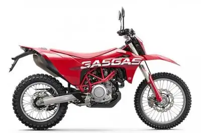 Engine Type: Single-Cylinder Displacement: 42.3 cu. in. (692.7 cc) Bore and Stroke: Bore: 4.13 in. (...