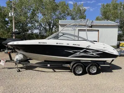 WAS $34,900 - NOW ONLY $31,900! FINANCING AVAILABLE OAC! 2011 Yamaha AR210 w/ 284 Hours! From the wa...
