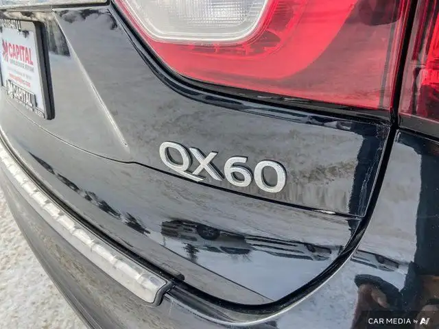 2017 INFINITI QX60 AWD | One Owner Carfax | dans Autos et camions dans Ville d’Edmonton - Image 11