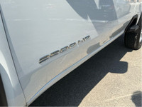 Snow Plow in Excellent condition with a clean carfax and only 16,747KMs! This Sierra 2500HD SLE come... (image 5)