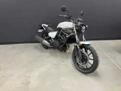 KAWASAKI ELIMINATOR 500 2024 Lorsque la route appelle la réponse est la toute nouvelle Eliminator. C...
