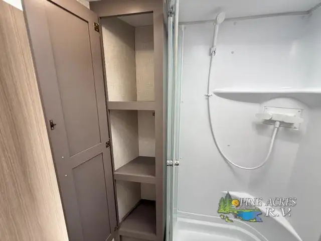 2025 KZ Sportsmen SE 303QBSE in Travel Trailers & Campers in Truro - Image 43