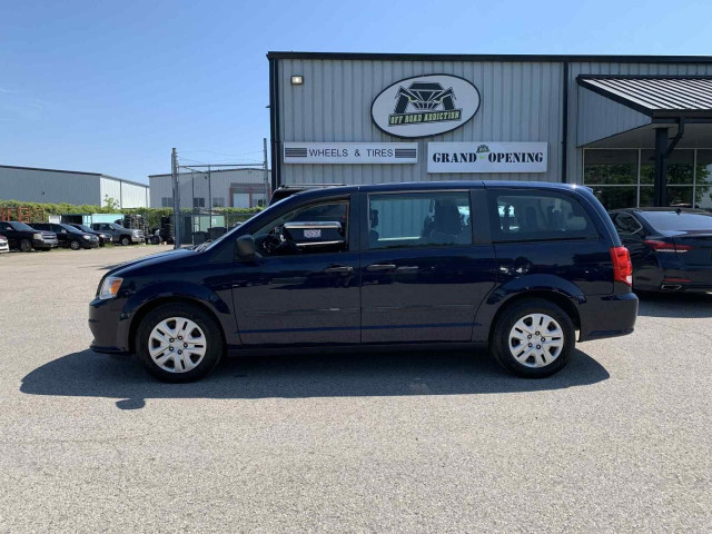 2015 Dodge Grand Caravan CANADA VALUE PACKAGE in Cars & Trucks in London - Image 2