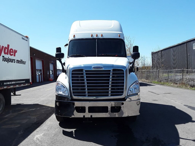  2019 Freightliner CASCADIA 125 in Heavy Trucks in Dartmouth - Image 2