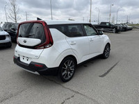 This Kia Soul boasts a Regular Unleaded I-4 2.0 L/122 engine powering this Variable transmission. Wh... (image 9)