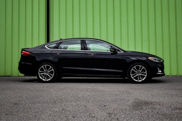2020 Ford Fusion Hybrid Titanium in Cars & Trucks in Cornwall - Image 2
