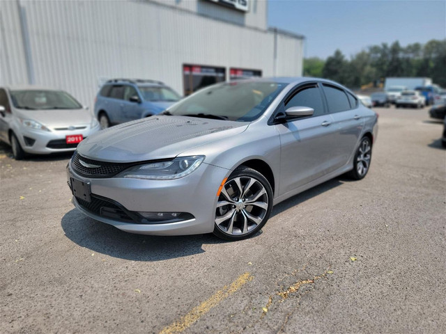 2015 Chrysler 200 S in Cars & Trucks in Markham / York Region