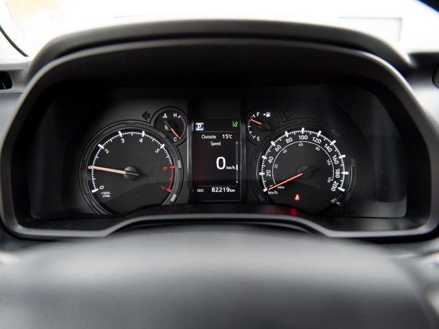 2021 Toyota 4Runner SR5, Leather, Sunroof, 7-Passenger, TRD Pro in Cars & Trucks in Calgary - Image 3