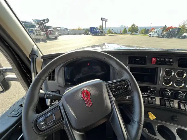 2025 Kenworth W990 in Heavy Trucks in Dartmouth - Image 15