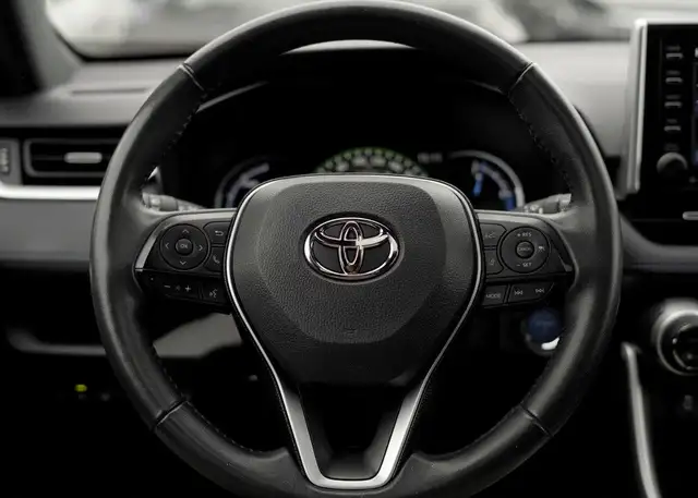 2021 Toyota RAV4 XLE | SUNROOF | ROOF RACK in Cars & Trucks in Mississauga / Peel Region - Image 16