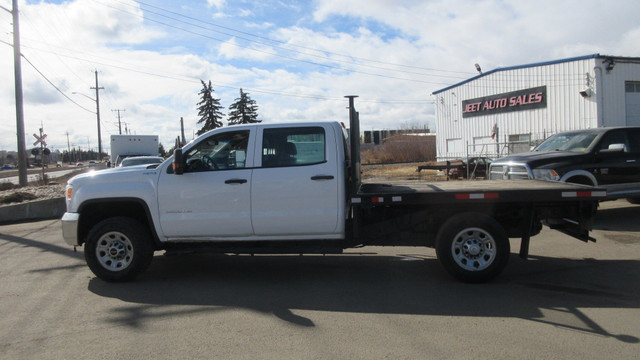 2016 GMC 3500 HD CREW CAB FLAT DECK TRUCK in Cars & Trucks in Edmonton