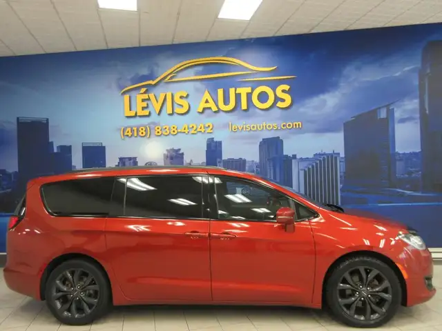 CHRYSLER PACIFICA 2018 LIMITED S GPS NAVIGATION CUIR TOIT PANO T in Cars & Trucks in Lévis - Image 2