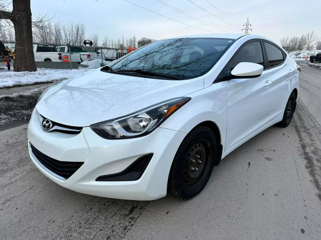 2015 HYUNDAI Elantra Limited in Cars & Trucks in City of Montréal - Image 2