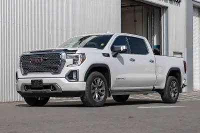 Experience premium capability with the 2021 GMC Sierra 1500 Denali featuring a 3.0L Duramax Turbo-Di...