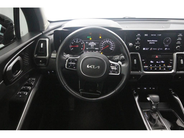 2022 Kia Sorento X-LINE / 6 PASSAGERS in Cars & Trucks in Lévis - Image 3