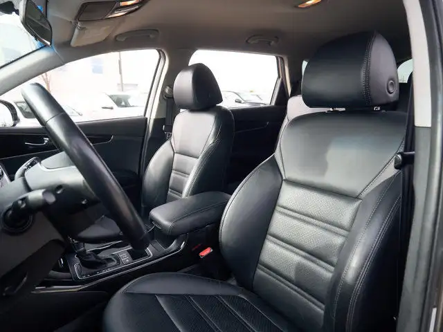 2019 Kia Sorento EX 2.4 | Awd | Heated Seats and Steering Wheel dans Autos et camions dans Ville d’Edmonton - Image 19