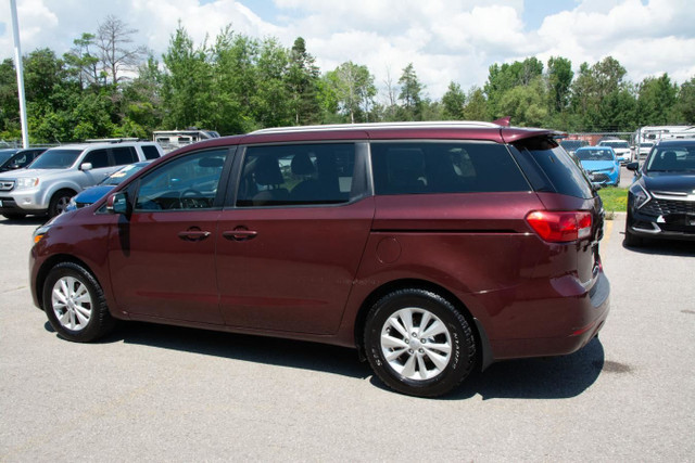 2017 KIA SEDONA LX in Cars & Trucks in Oshawa / Durham Region - Image 3