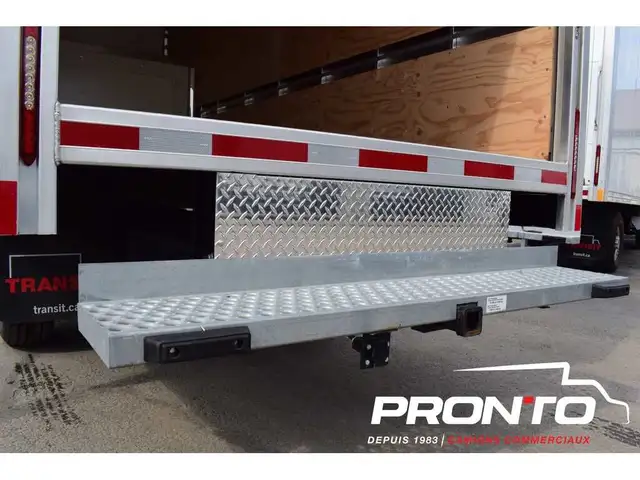 2024 GMC Savana Cube 14 pieds Deck 3500 ** V8 6.6L Essence ** in Cars & Trucks in Laval / North Shore - Image 12