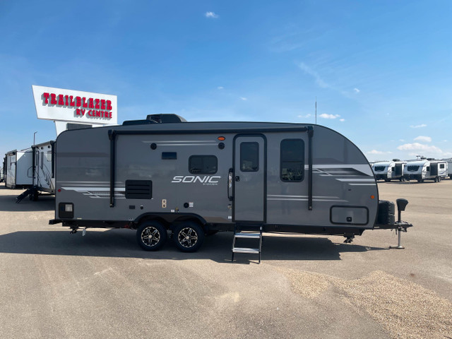 2023 SONIC 220 VBH in Travel Trailers & Campers in St. Albert - Image 2