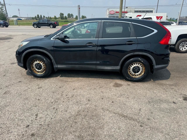 2015 Honda CR-V LX. 4 CYLINDER, ONLY 176KMS, AUTO, CERTIFIED in Cars & Trucks in London - Image 2
