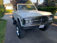 WHITE ON BLACK LEATHER/ SUEDE, NEW DIAMOND STITCH INTERIOR, NEW CARPET, NEW PAINT 4 YEARS AGO. NEW S... (image 3)