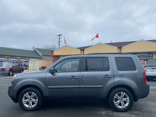 2013 Honda Pilot EX 3.5L V6 | 4x4 | 8 Passenger | No Accident in Cars & Trucks in Bedford - Image 4