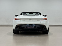 L'Aston Martin DB11 V8 Volante 2020 présente un équilibre élégant entre performance et luxe dans un... (image 6)