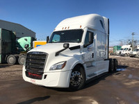 2020 FREIGHTLINER T12664ST;Heavy Duty Trucks - Conventional Truck w/ Sleeper Penske Location 525 MAC... (image 2)