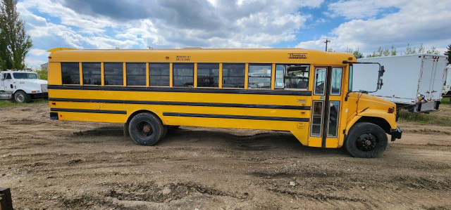 2002 Freightliner Thomas 66 Passenger Bus in Cars & Trucks in St. Albert - Image 4