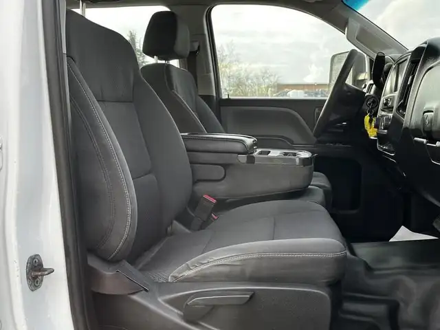 2017 gmc Sierra 3500HD 9 Foot Flat Deck 4WD in Heavy Trucks in Richmond - Image 25