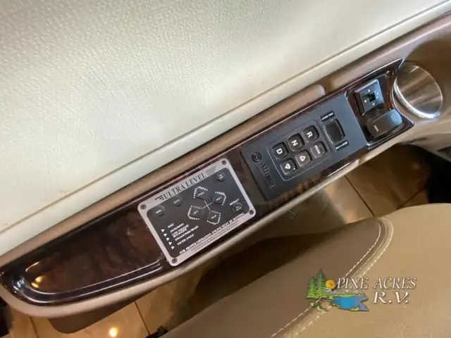 2018 Thor Motor Coach Tuscany 45AT only 029,124 Miles in RVs & Motorhomes in Moncton - Image 22