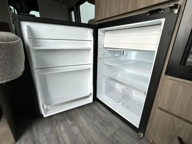 2024 Thor Dazzle 2LB in RVs & Motorhomes in Red Deer - Image 24