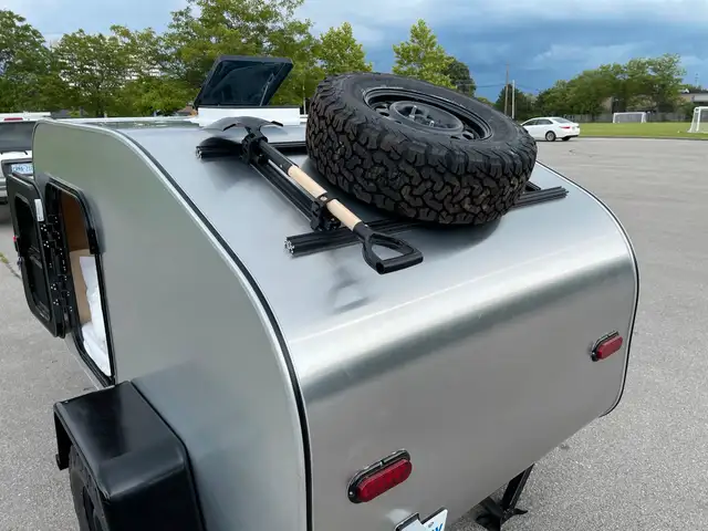 Nomad Teardrop Trailer in Cargo & Utility Trailers in Hamilton - Image 6