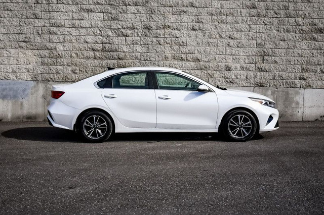 2022 Kia Forte EX • HEATED SEATS/STEERING • WIRELESS CHARGING in Cars & Trucks in Cornwall - Image 2