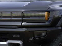 Le GMC Hummer EV 2025, un VUS 100% électrique, se distingue par son design audacieux, sa technologie... (image 9)