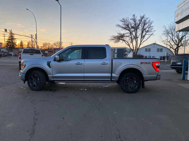2022 Ford F-150 Lariat POWERBOOST HYBRID! HEATED AND COOLED S... in Cars & Trucks in Medicine Hat - Image 2