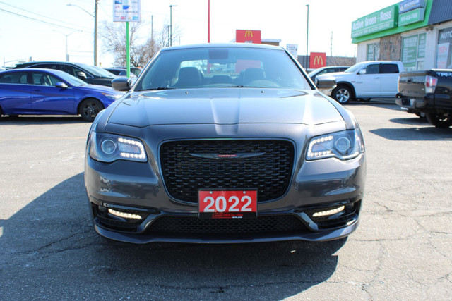 2022 Chrysler 300 in Cars & Trucks in Oakville / Halton Region - Image 2