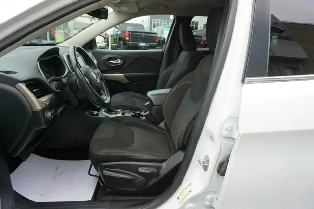 2017 Jeep Cherokee in Cars & Trucks in Oakville / Halton Region - Image 16