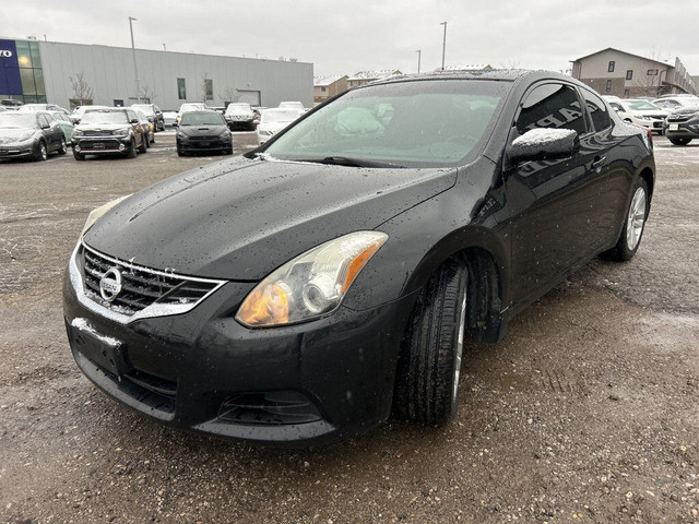  2012 Nissan Altima 2dr Coupe | LEATHER | SUNROOF | CAMERA | BLU in Cars & Trucks in London - Image 2