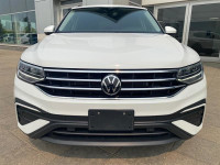 Humberview Volkswagen on the Queensway This Certified Pre-Owned 2022 Volkswagen Tiguan Comfortline 4... (image 1)